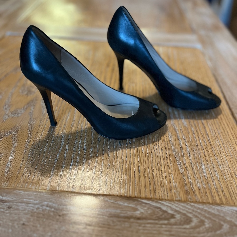 Michael Kors Elegant Black Peep-Toe Heels